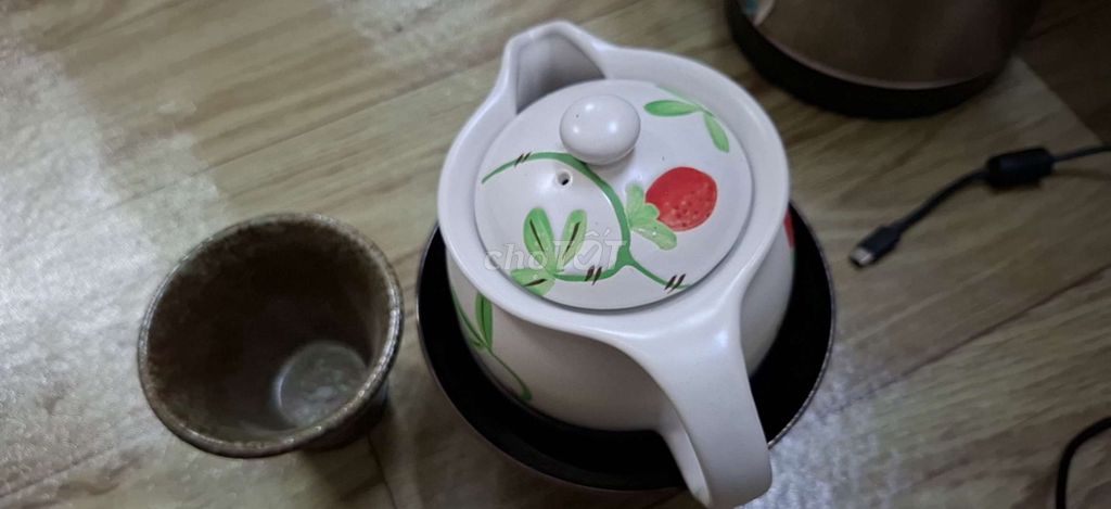 Стеклянный чайник белый, красный, синий