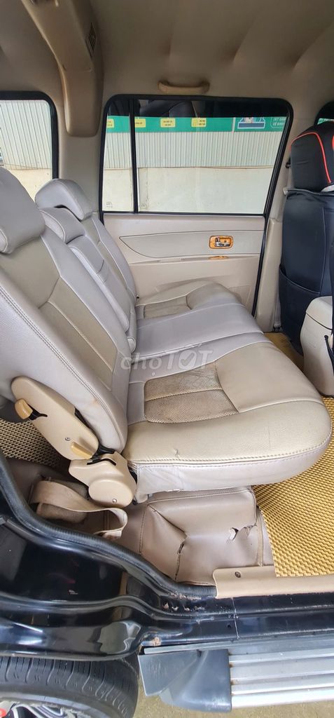 Фото 2: Isuzu Hi-Lander чёрный 7 мест дизель