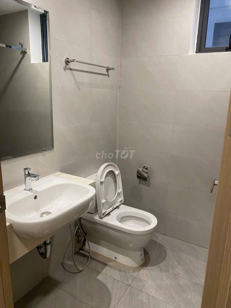 Фото 3: Сдается угловая квартира 100 м² (3 спальни + 3 санузла), полностью меблирована, мебель отличная