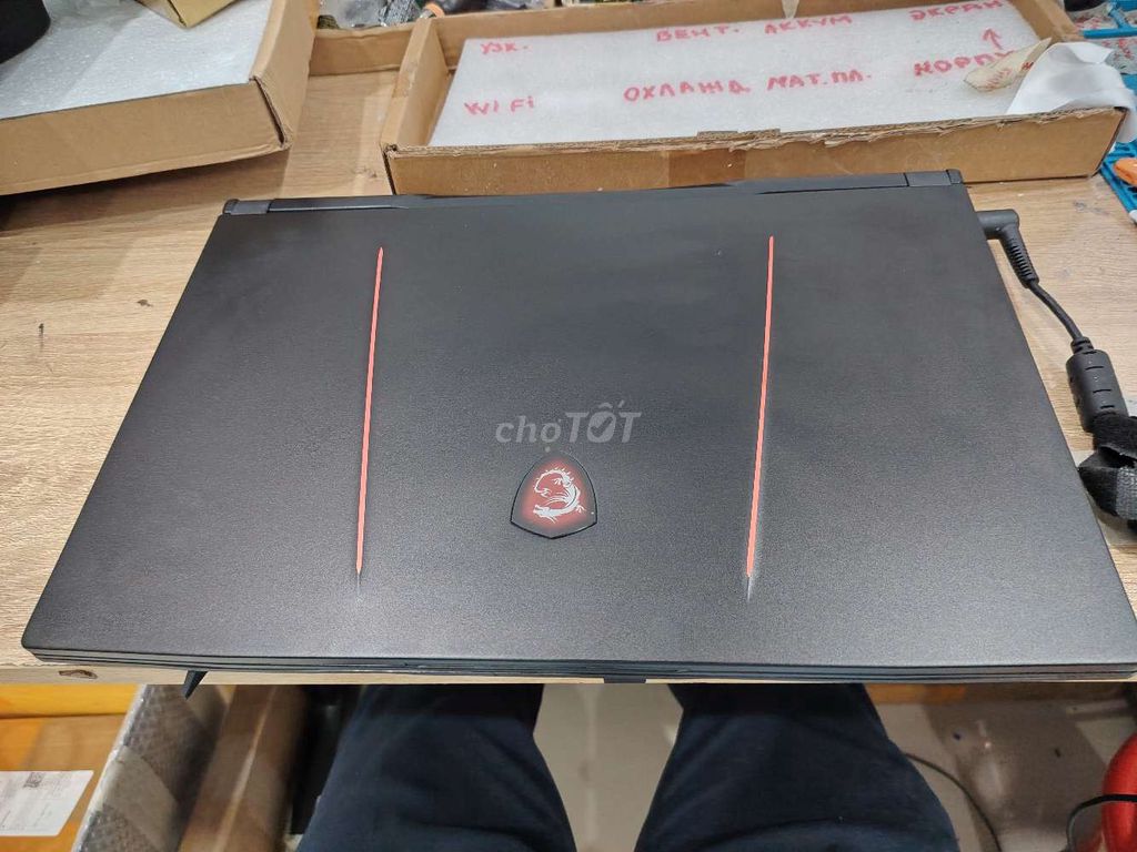 Фото 2: MSI GE75 I7 9750H 16GB/1TB RTX 2060 17.3 inch