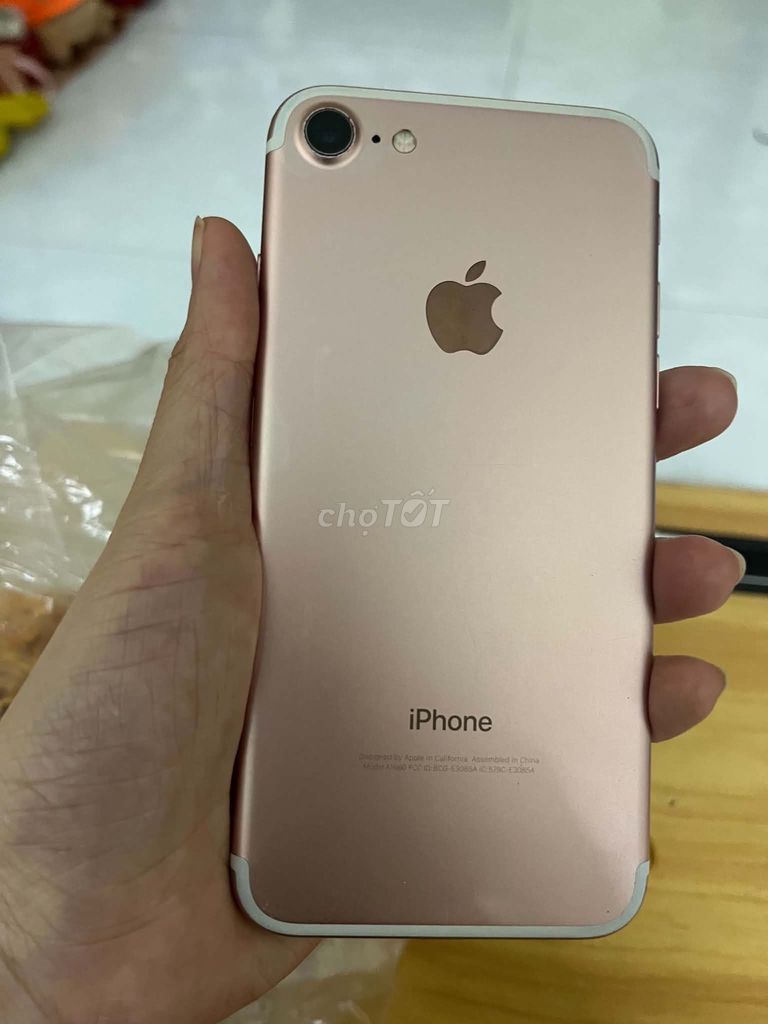 Фото 3: Apple iPhone 7 32GB Розовый
