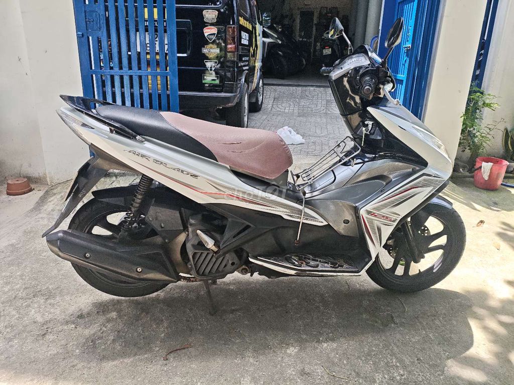 Фото 2: Honda Airblade 2014 Белый