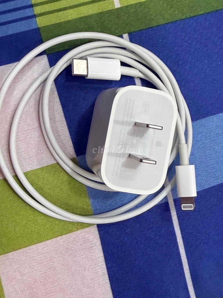 Зарядное устройство Apple 20W Япония