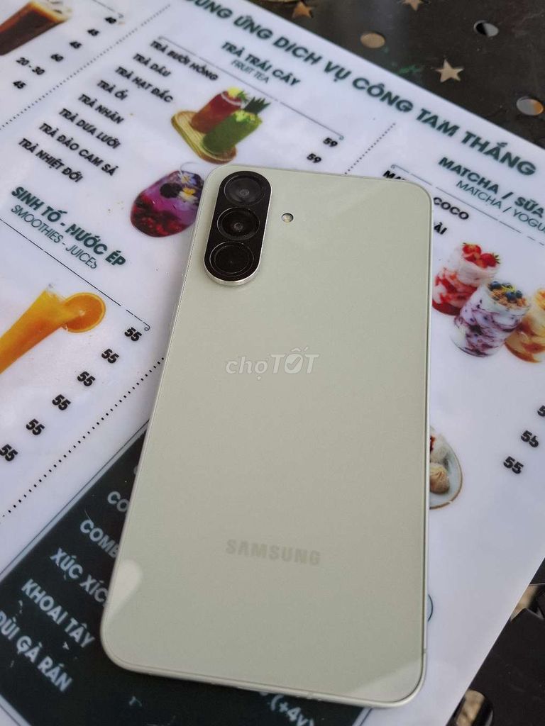 Фото 2: Samsung A56 8GB/256GB зеленый нефрит