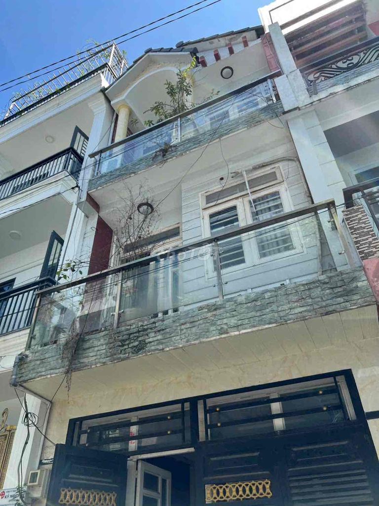 Дом в переулке 6 м, 4x12 м, 2 этажа, терраса, 4 спальни, 331/70 Phan Huy Ích, 11 млн