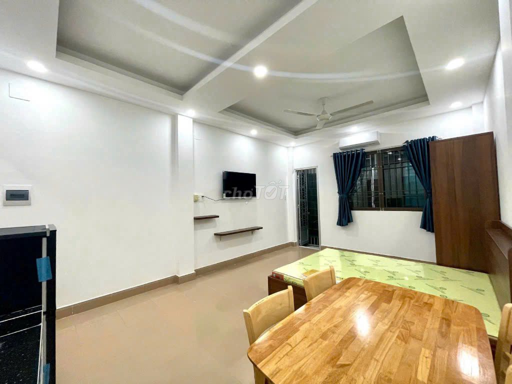Cho thuê căn studio ban công, cửa sổ. Full nội thất, máy giặt riêng