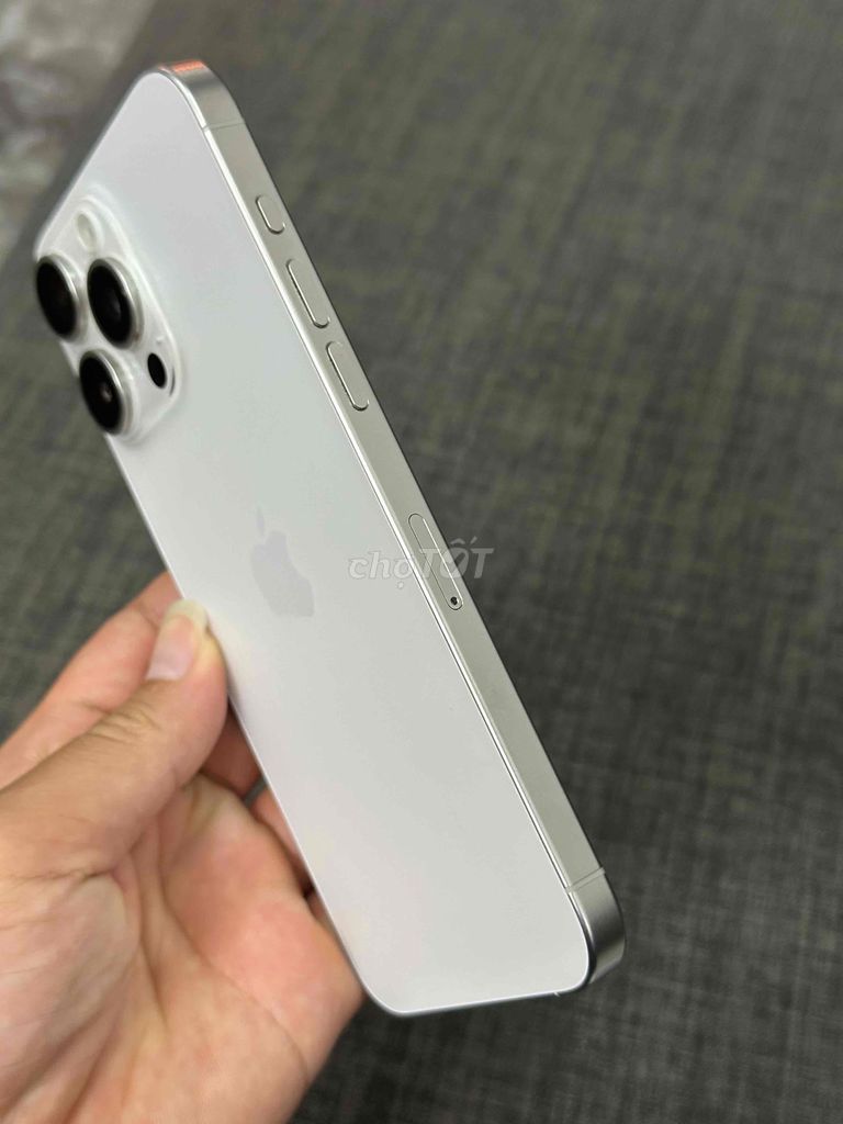 Фото 2: Apple iPhone 15 Pro Max 256GB Белый