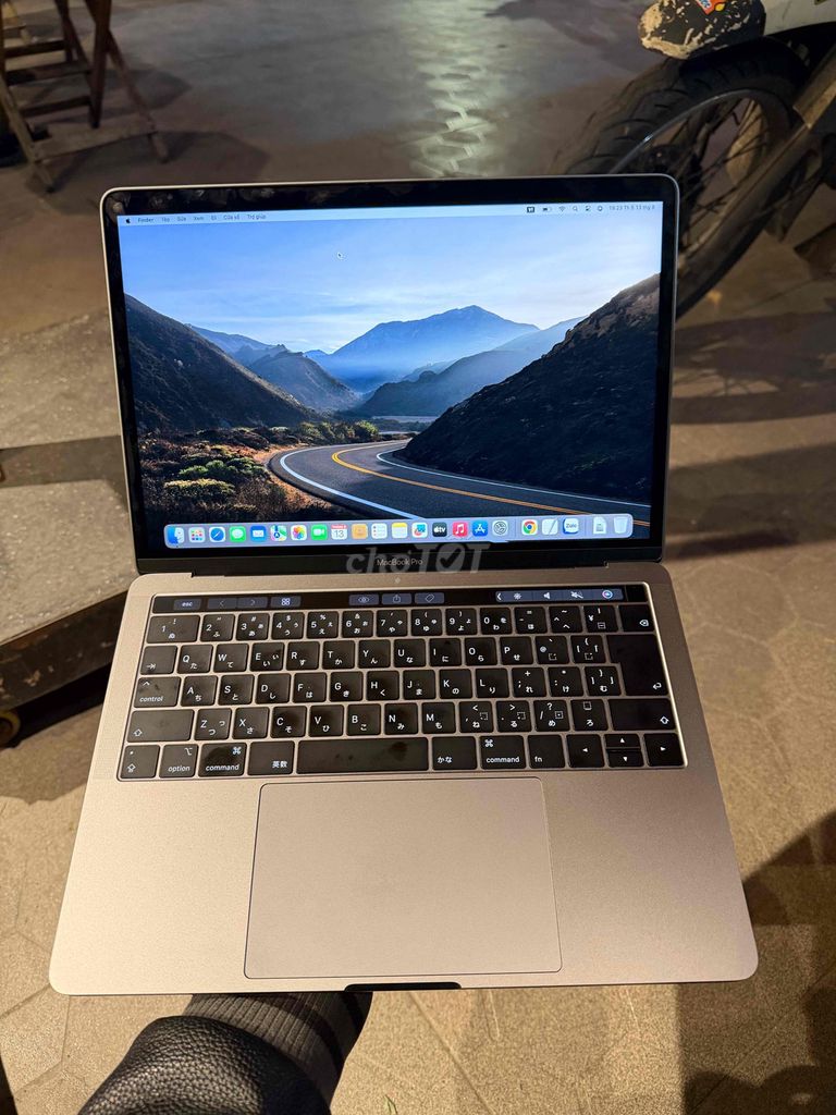 Macbook Pro 2019 i5 8GB/256GB Серый