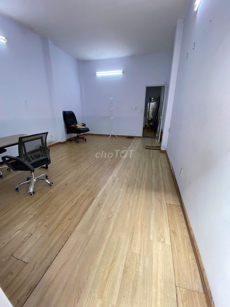 Аренда офиса 35 м² Бау Кат 6, район Тан Бинь