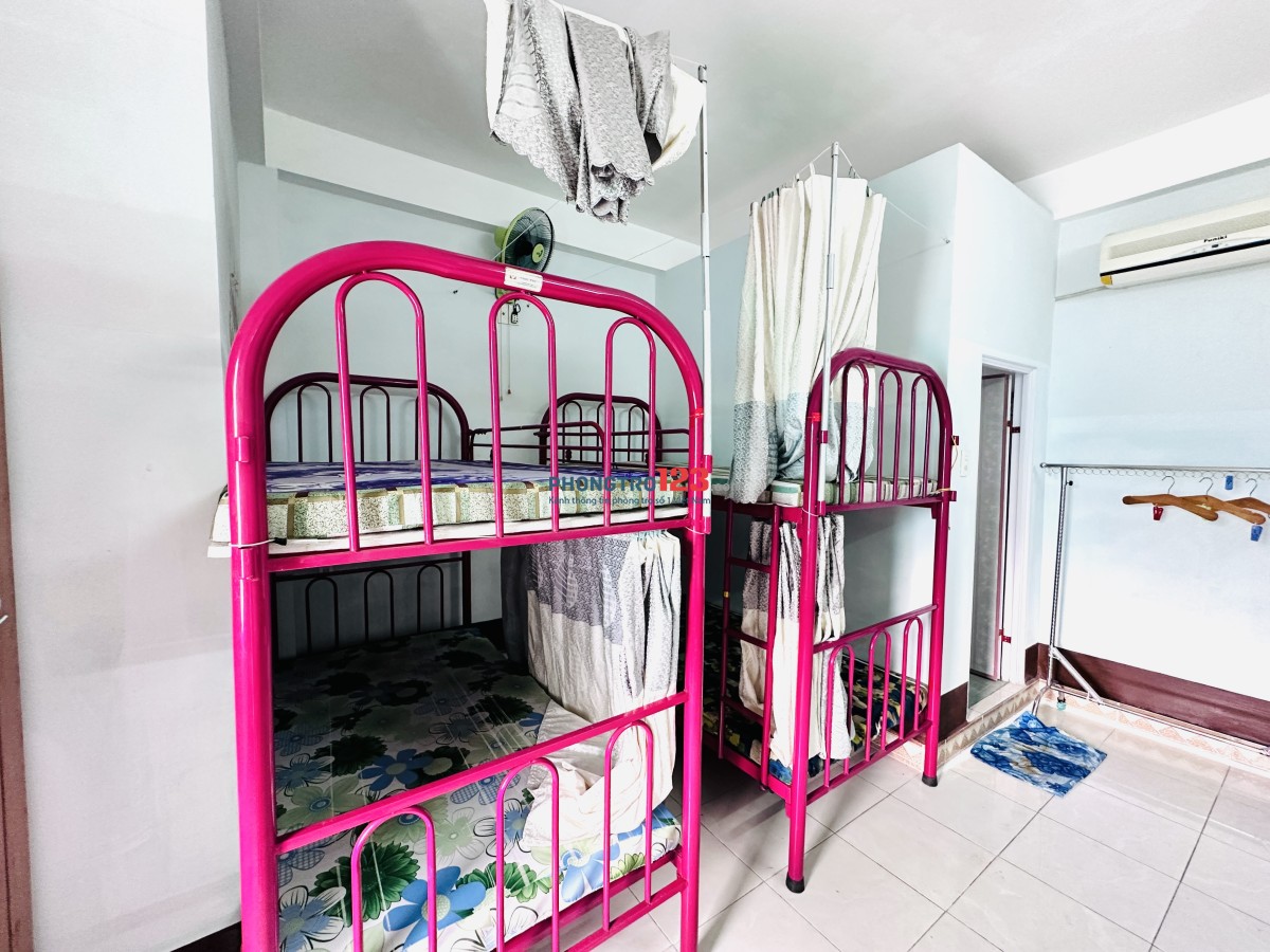 Комната DORM с индивидуальными шторами, рядом с морем и рынком Xóm Mới