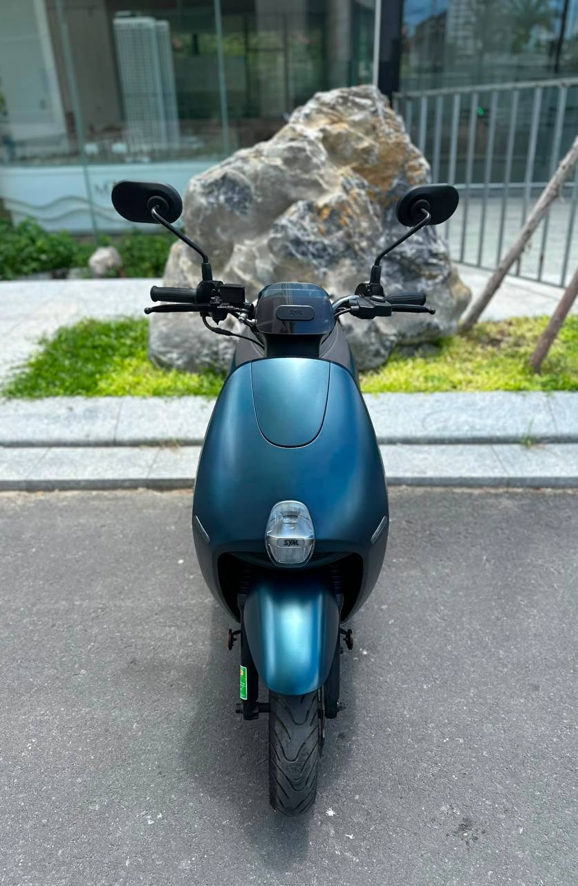 Продаётся новый скутер SYM Priti 50cc 2025 года с инжекторным двигателем.