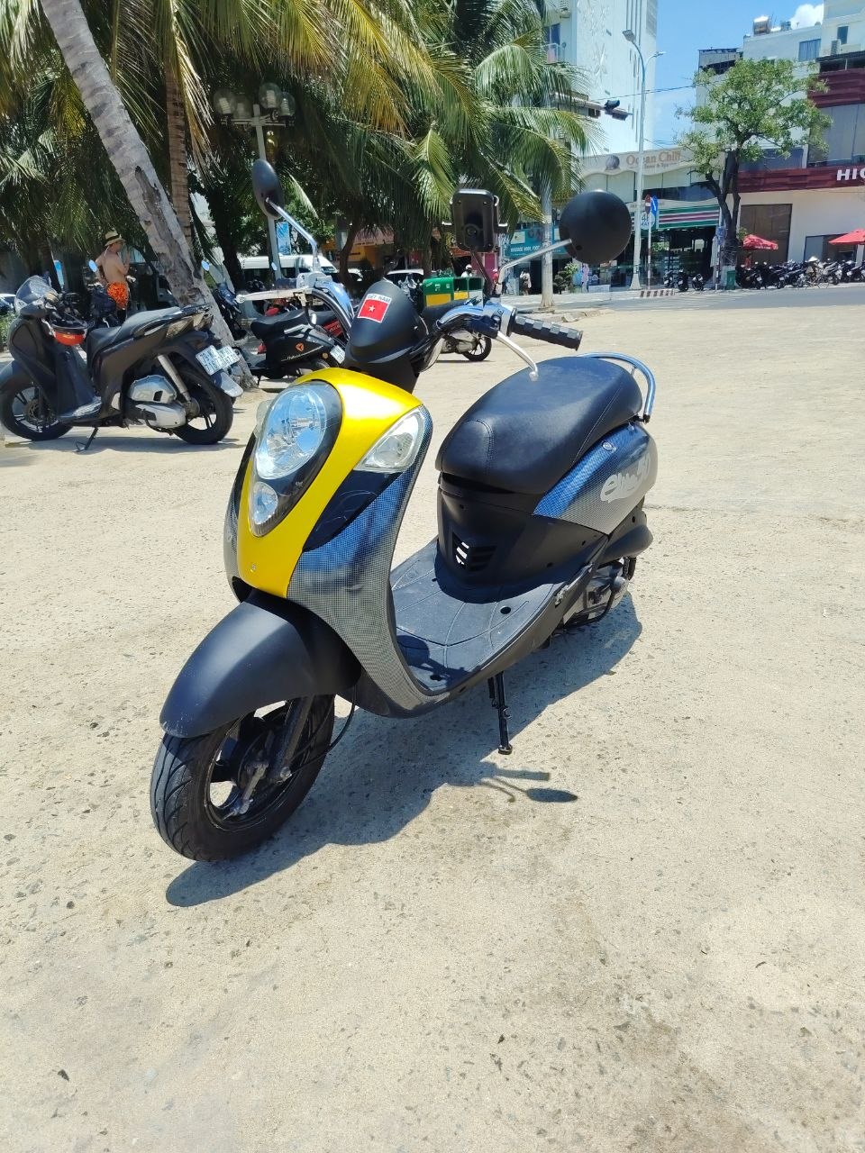 Скоро будет доступен для аренды скутер Elite 50cc с автоматической коробкой передач.