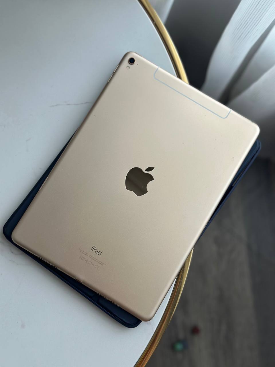 Фото 3: Продается iPad Pro 9,7 дюйма с 128 ГБ памяти, золотистого цвета