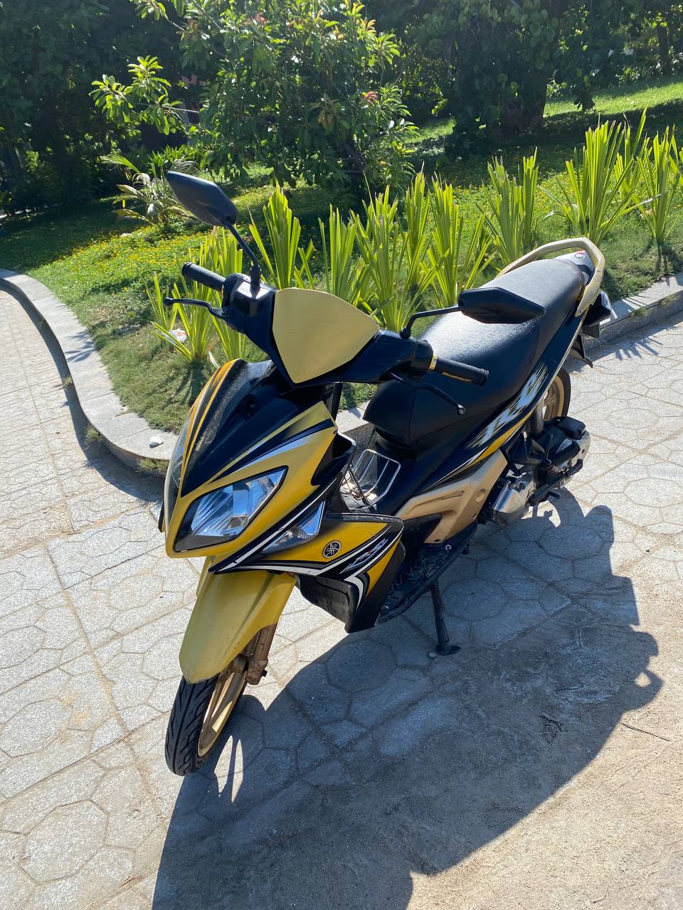 Yamaha Nouvo 4 RS 2011 года, 135 куб.см, жёлтого цвета.
