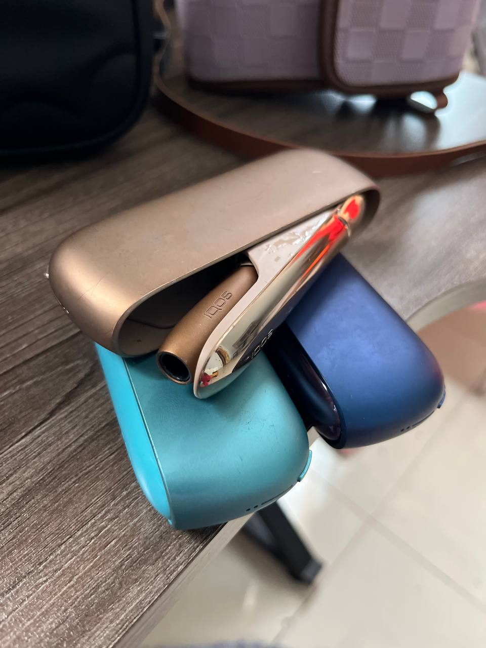 Продаются IQOS 3 Duos золотистого цвета в полном комплекте, внешне поцарапан, но…