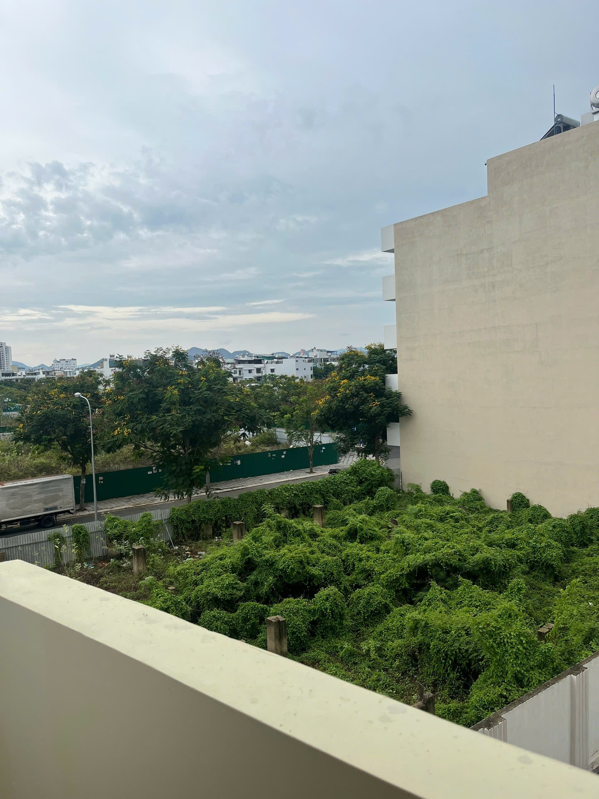 Сдаётся студия с балконом в районе Hà Quang 1, Phước Hải, южная часть Нячанга.
