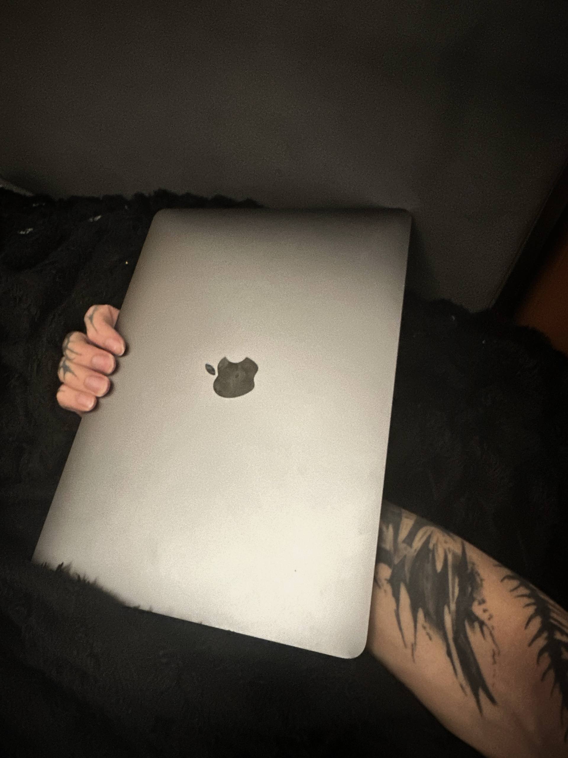 Фото 3: Продаётся MacBook Air 2019 с 13,3-дюймовым Retina-дисплеем, 8 ГБ оперативной памяти…