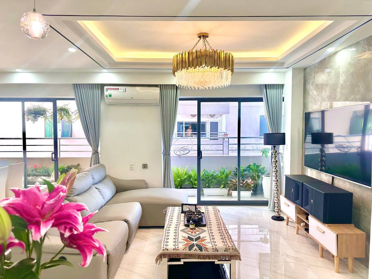 Фото 2: Сдаётся квартира в комплексе Oceanus: 104 м², 2 спальни, 2 ванные, полностью меблирована.