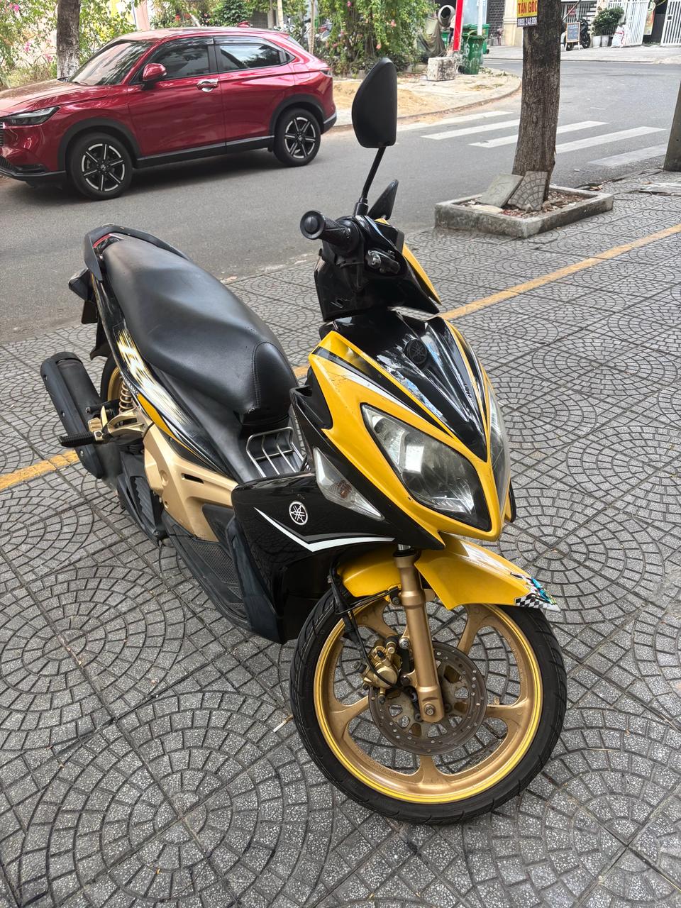Фото 3: Продаю Yamaha Nouvo LX/SX 135, 2011 года, жёлто-чёрный