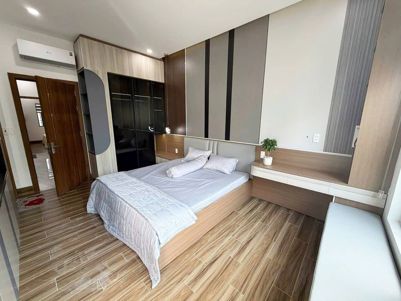 Дом 3 этажа, 4 спальни, 4 санузла, 70 м²