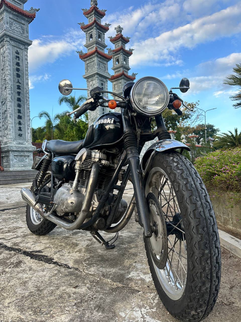 Продаю мотоцикл Kawasaki W400 2009 года в отличном состоянии