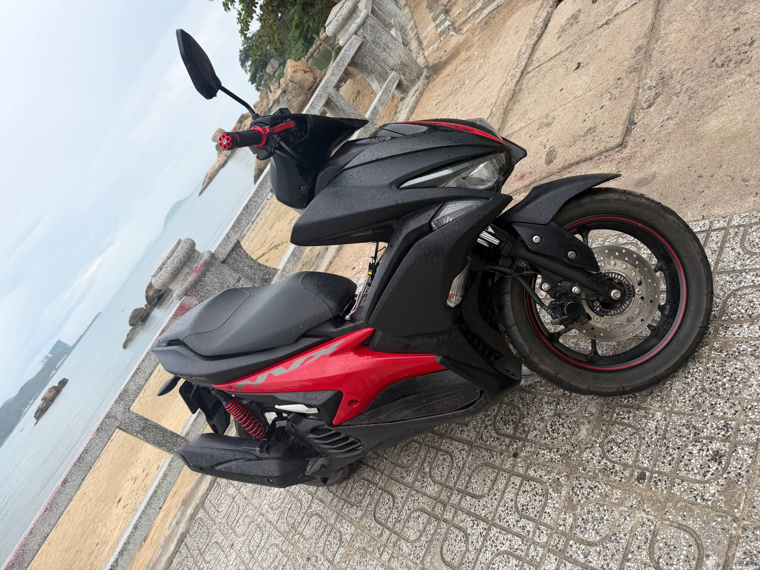 Фото 3: Продаётся Yamaha NVX 125, 2017 год, чёрно-красный