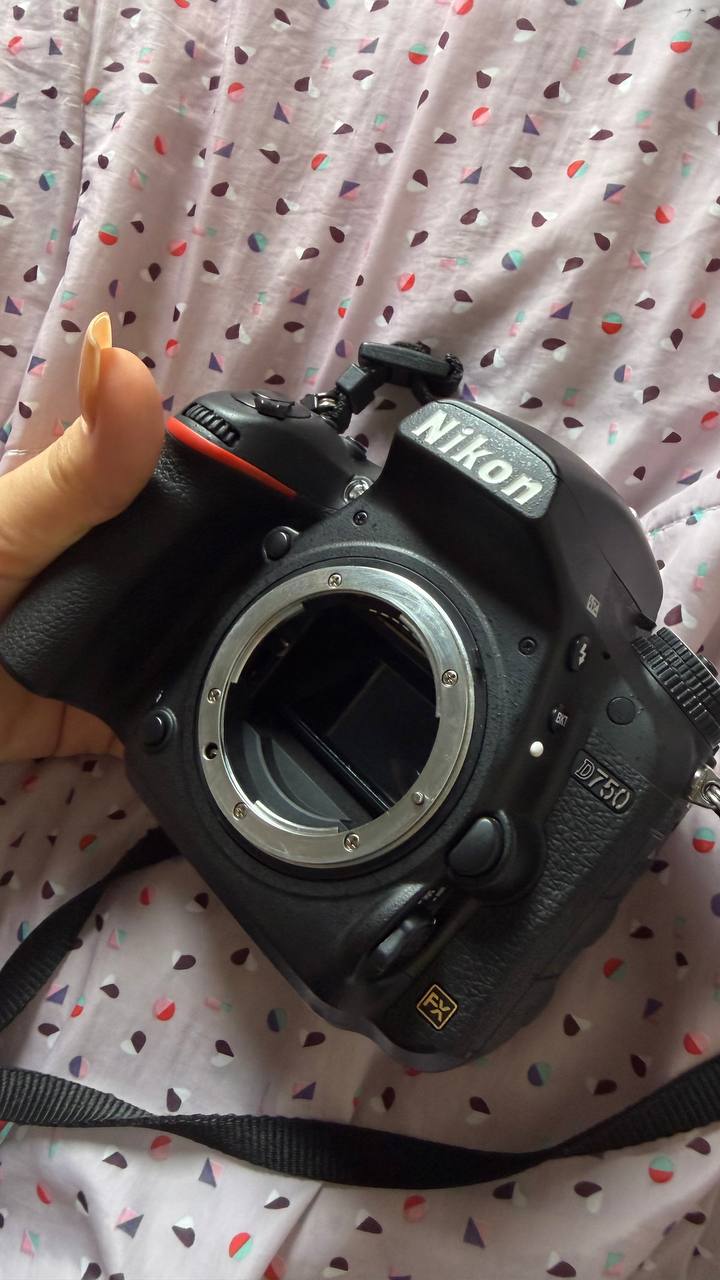 Фото 2: Продаётся комплект Nikon D750 с объективом Sigma 50mm f/1.4 DG HSM Art.