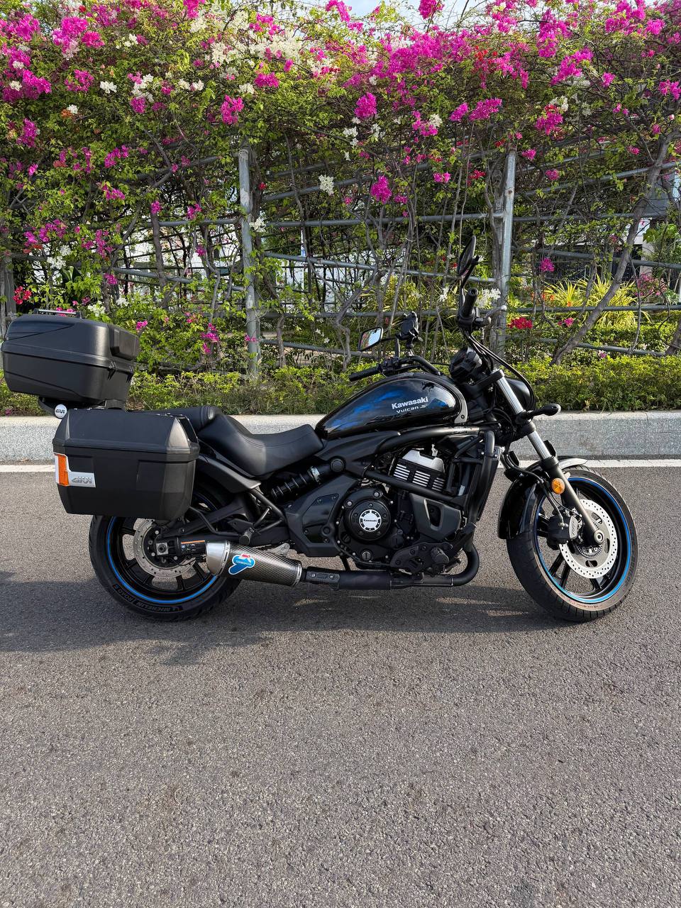 Продаётся мотоцикл Kawasaki Vulcan 650 2021 года выпуска, пробег 20 000 км.