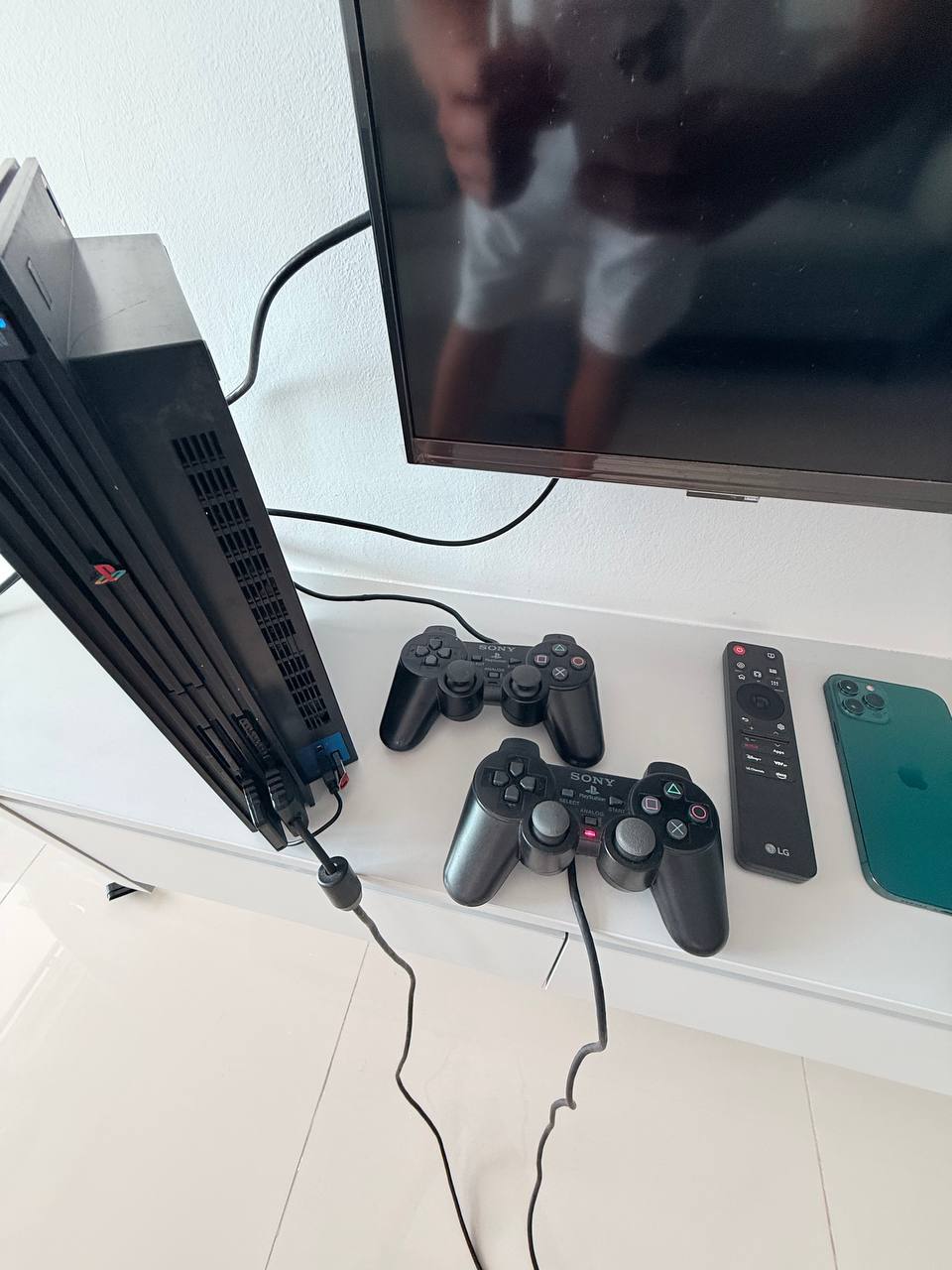 Продаётся игровая приставка PS2 за символическую сумму