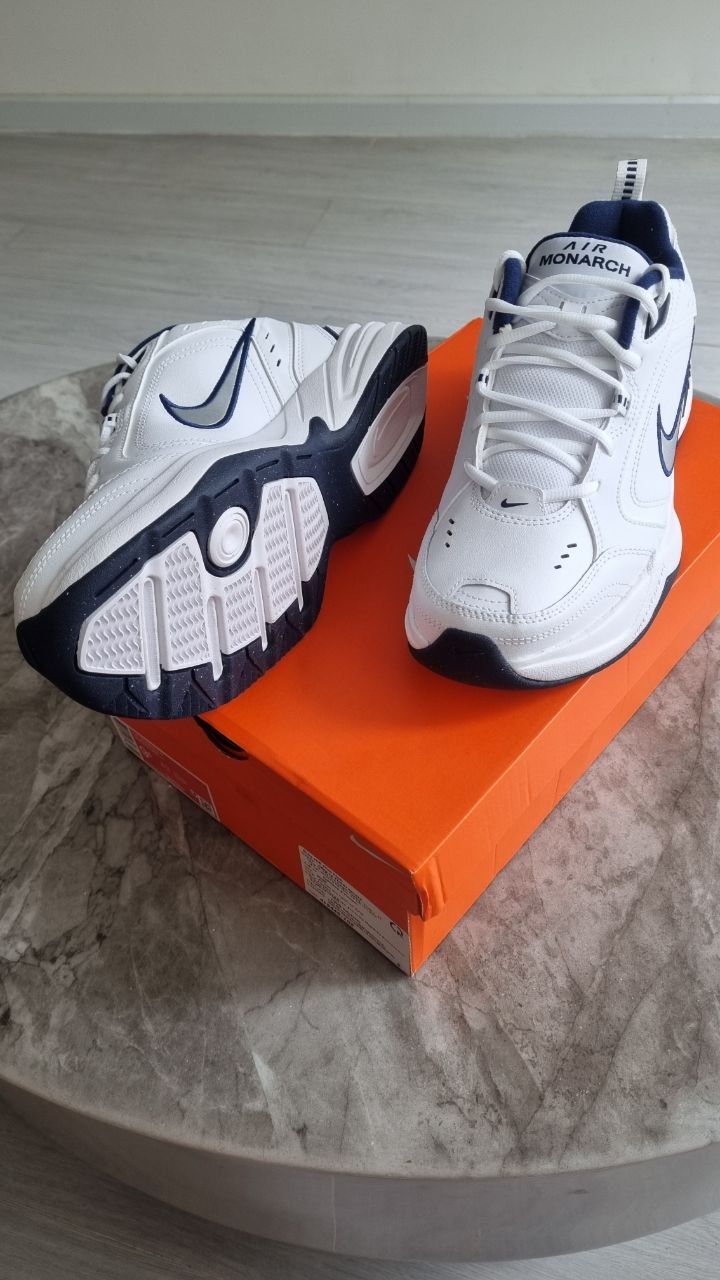 Фото 3: Новые кроссовки Nike, размер 42, куплены на Lazada, но не подошёл размер.