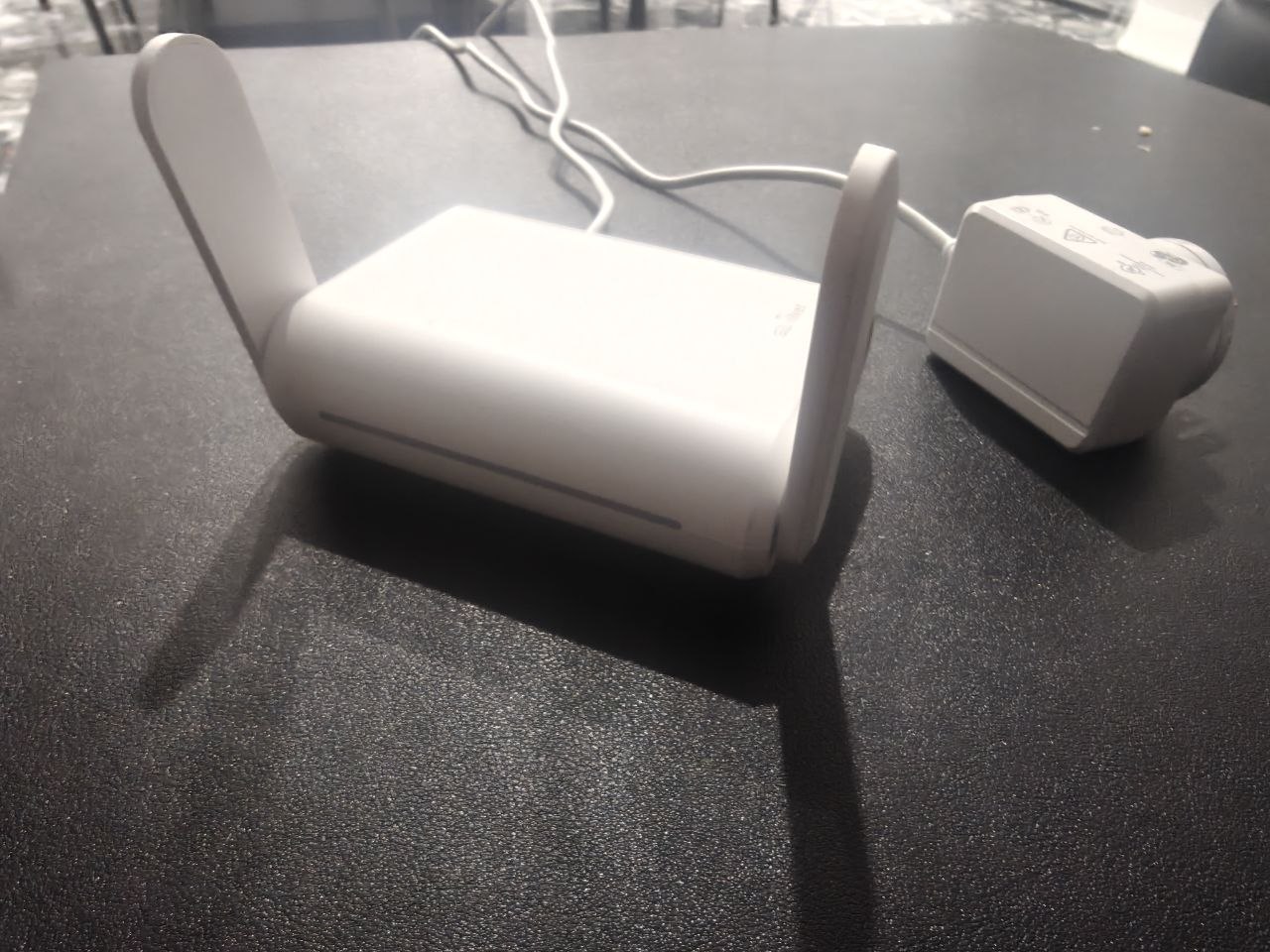 Фото 2: Продаётся компактный роутер GL-SFT1200 на OpenWrt, поддерживает 2.4 ГГц и 5 ГГц, имеет…
