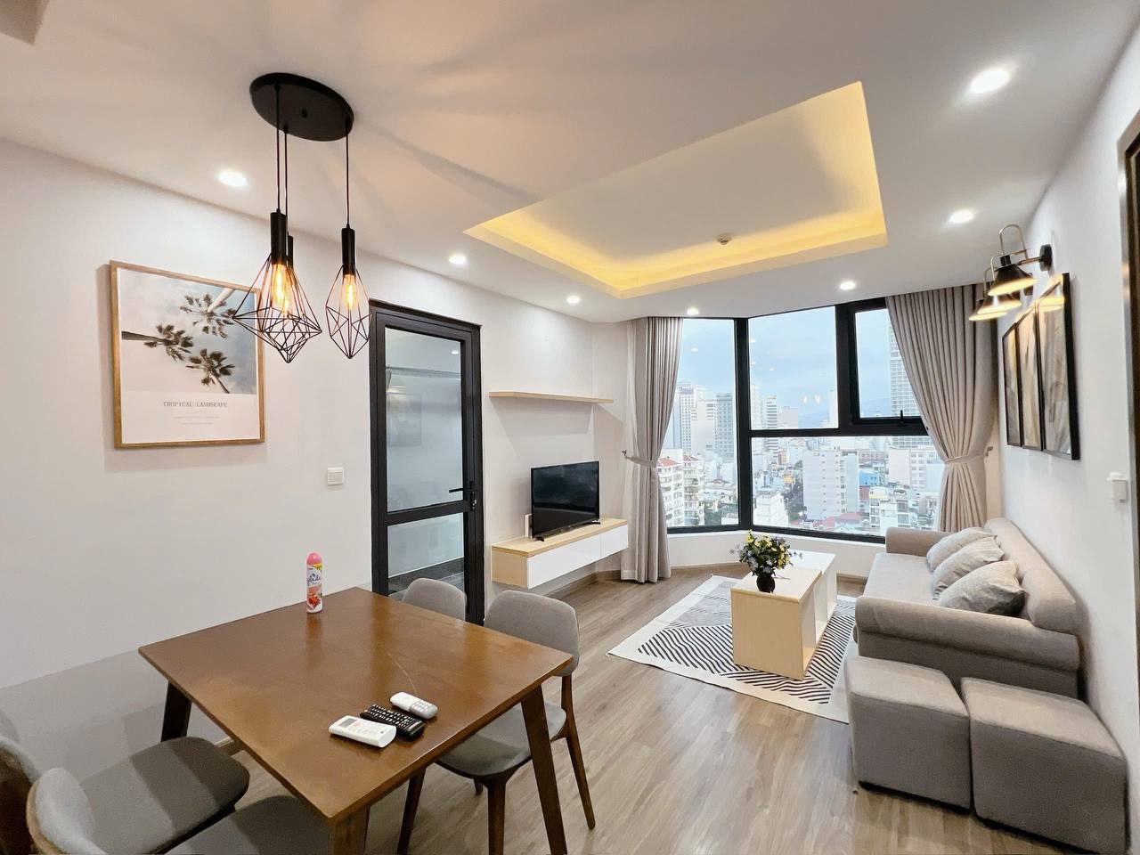 Фото 2: Квартира 60 м² с двумя спальнями и двумя ванными в комплексе HUD Building в центре…