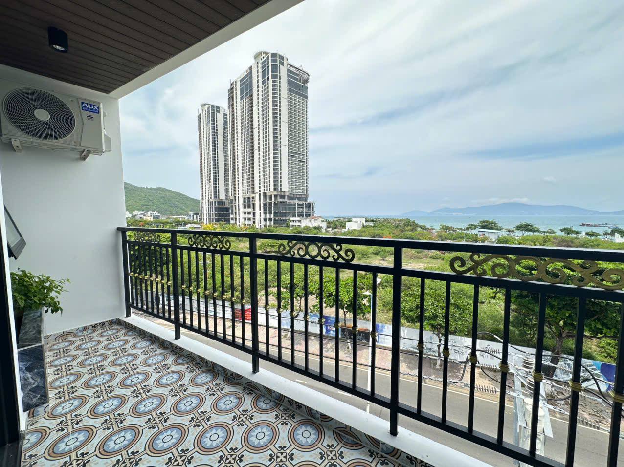 Фото 3: Сдаётся квартира на Phạm Văn Đồng с видом на море, 40 м², большой балкон, 2–4 этаж…