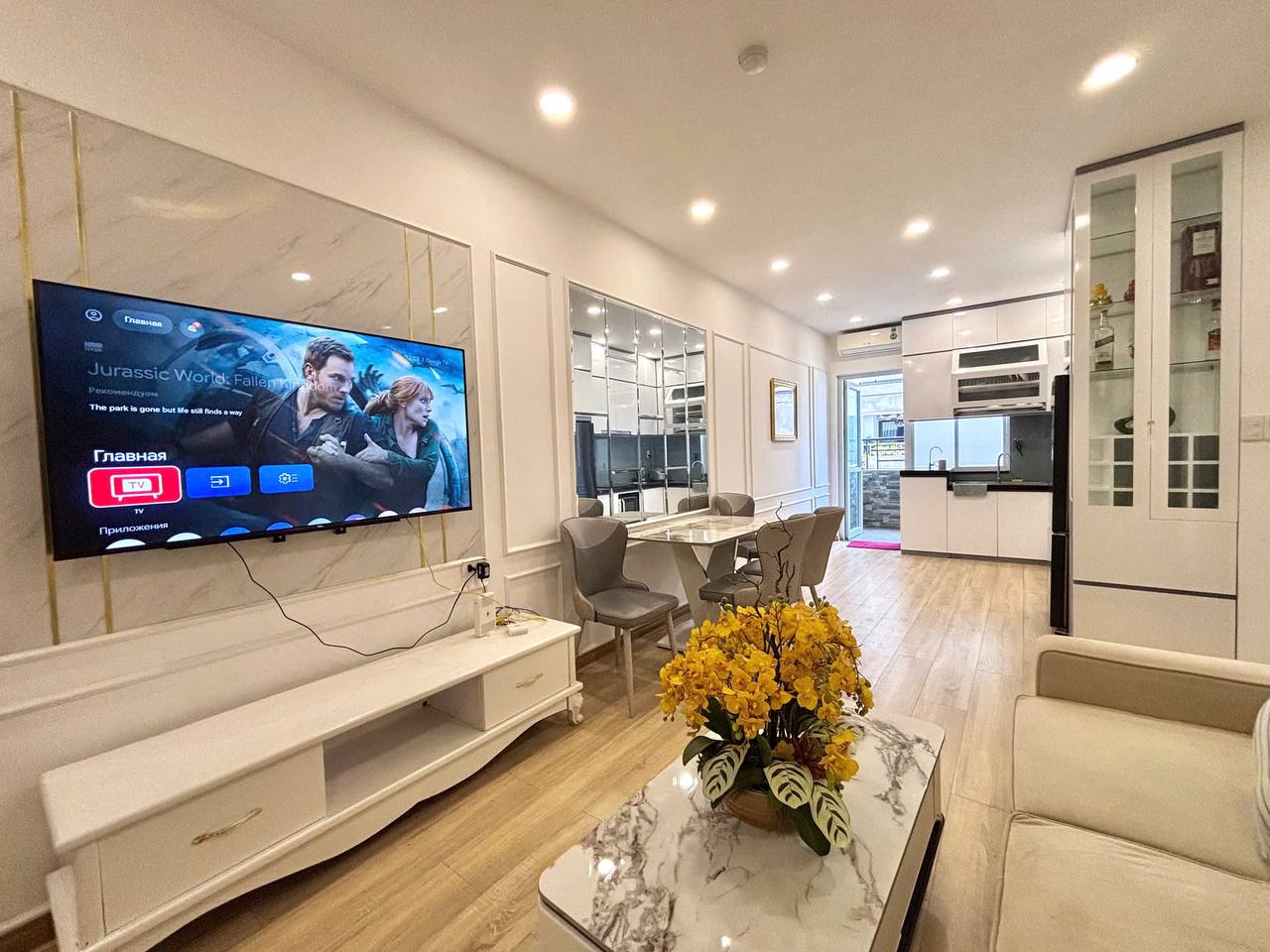 Фото 2: Просторная двухкомнатная квартира в комплексе Oceanus, 59 м², с двумя…