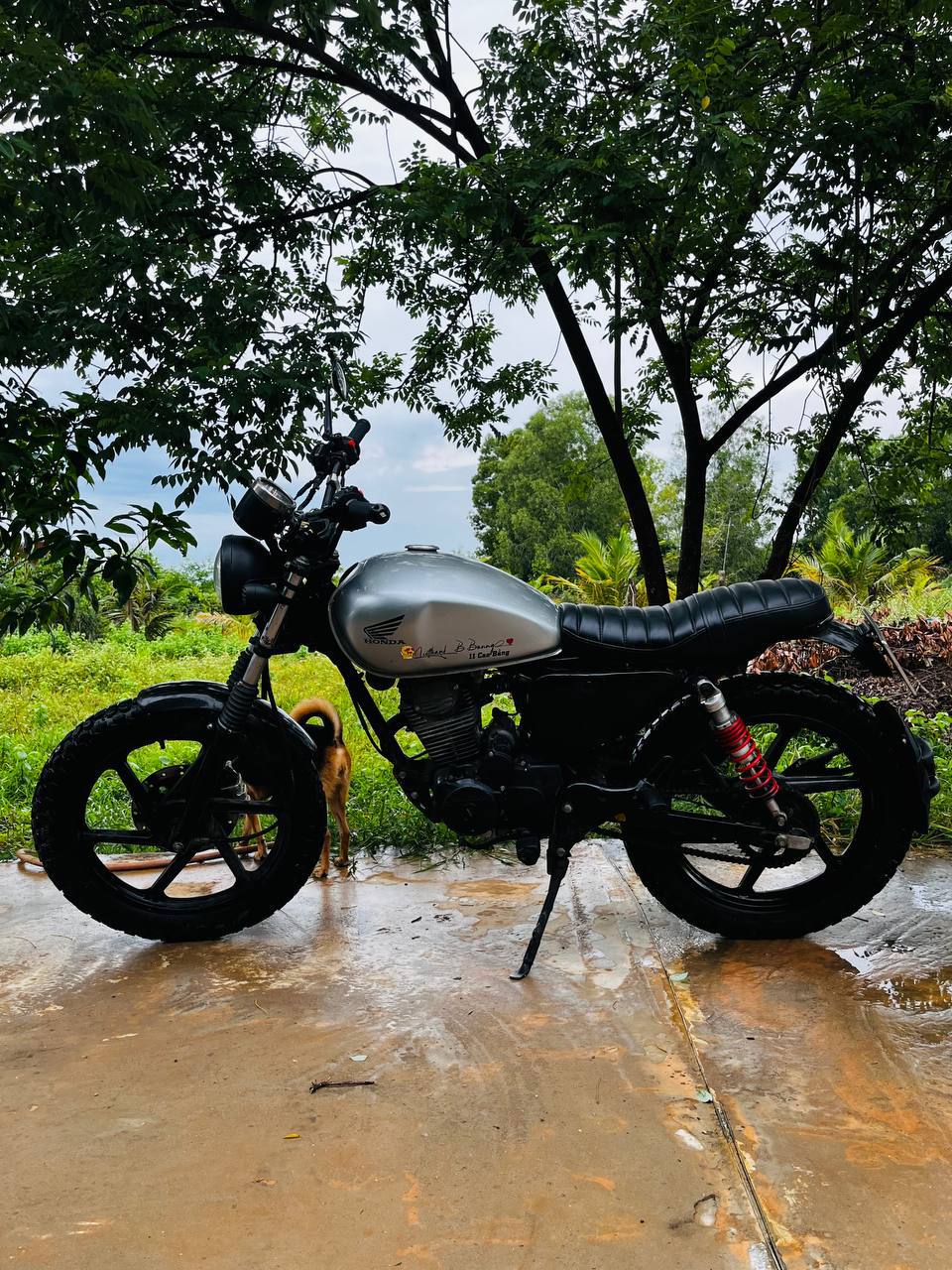 Продаётся кастомный мотоцикл Honda PL150E в стиле кафе-рейсер, с красивыми номерами.