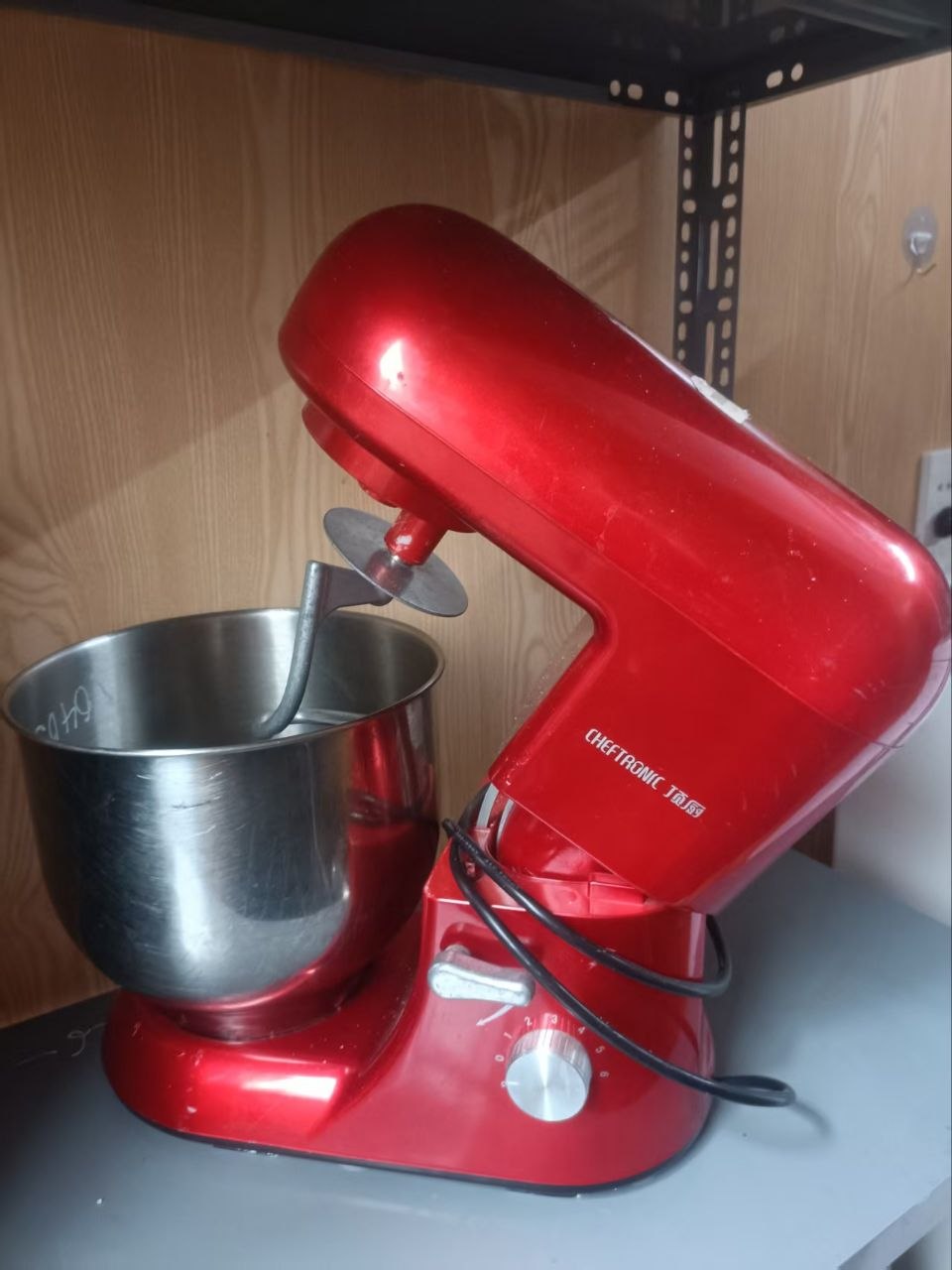 Фото 3: Продаются кухонная техника: холодильник Sharp 270 л, конвекционная печь, микроволновка…