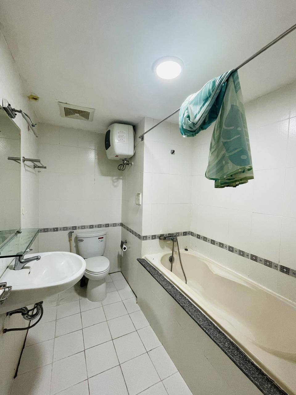 Сдаётся квартира 100 м² с двумя комнатами и двумя санузлами, тремя кондиционерами, в…