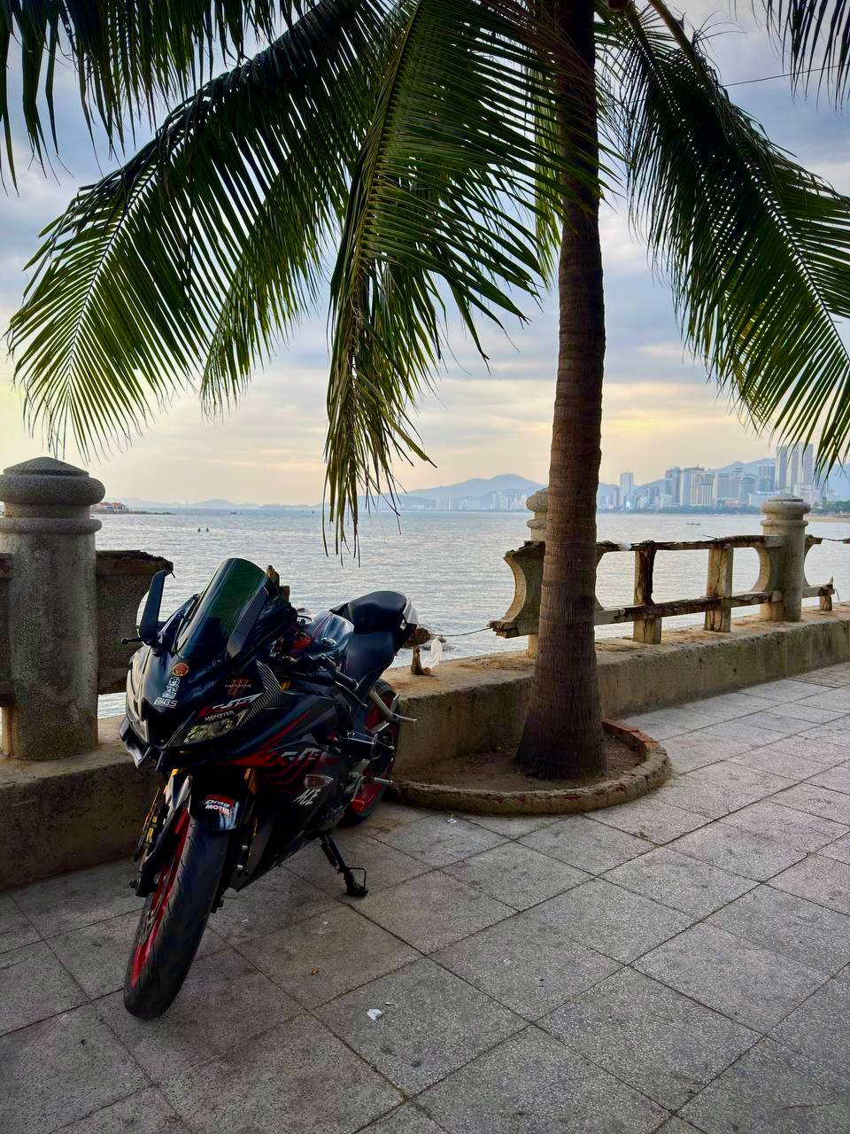 Фото 2: Продаётся Yamaha R15 V3 2020 года в отличном техническом состоянии