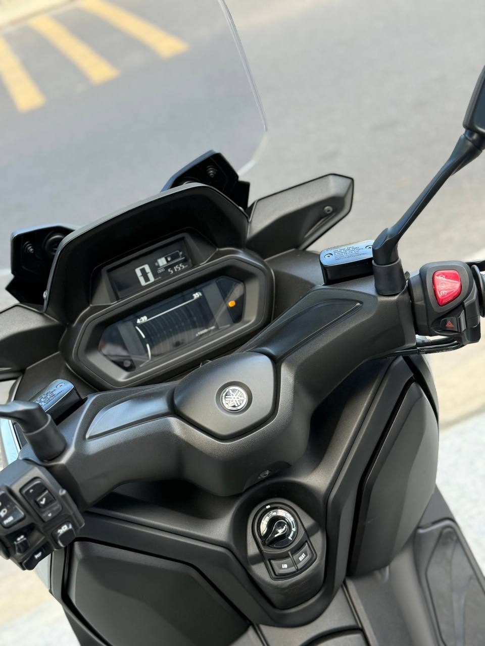 Сдаётся в аренду новый мощный скутер Yamaha Xmax300 в Нячанге