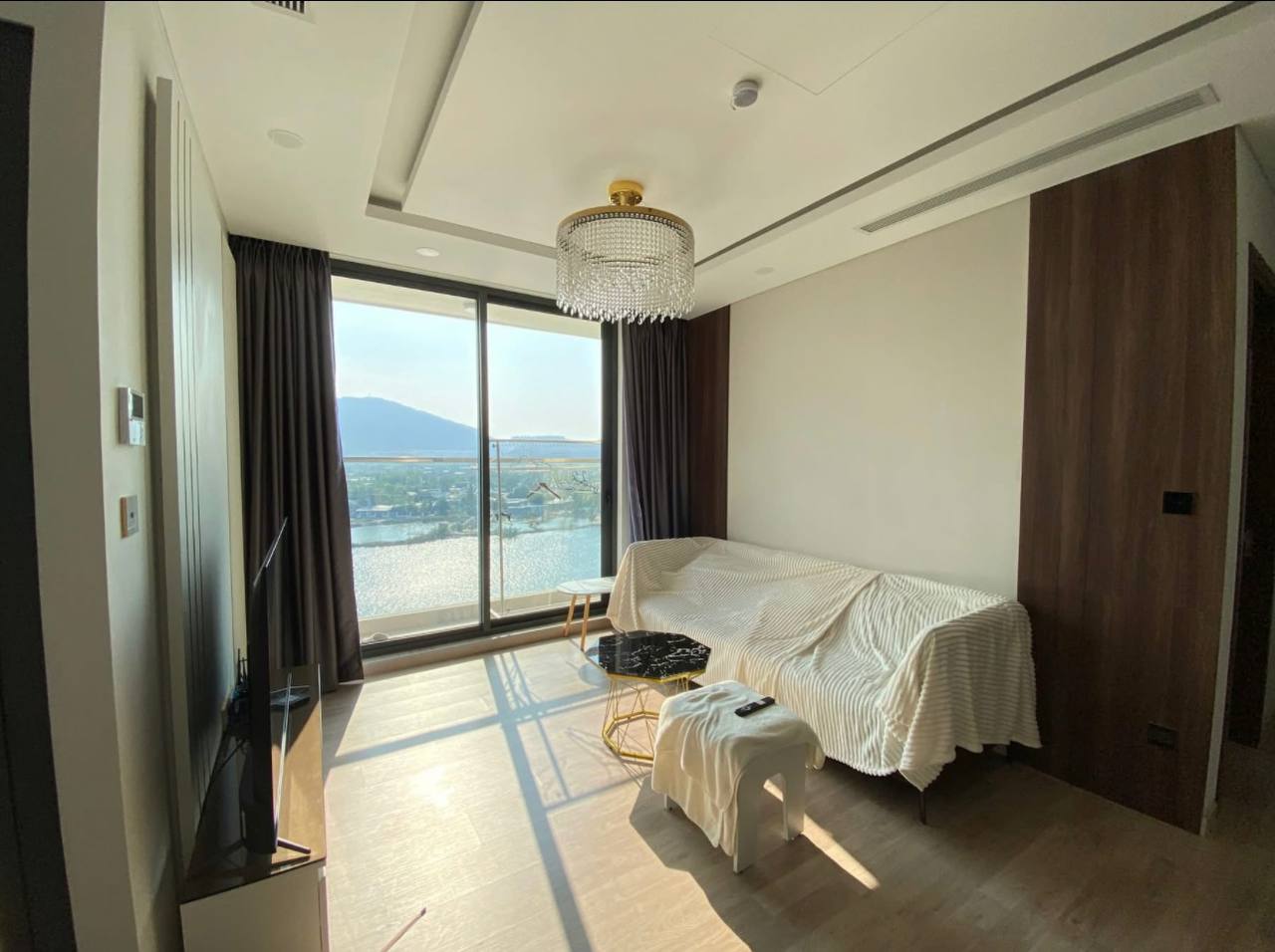Сдаётся квартира в Riverside Luxury, CT1, с видом на реку