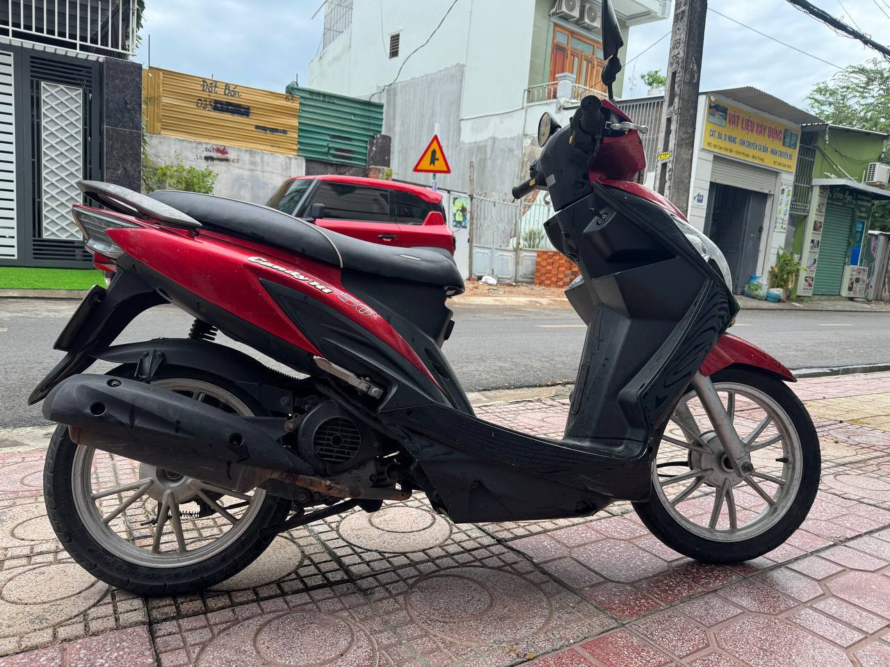 Фото 3: Продаётся скутер Kymco Candy Hi 2015 года, объём двигателя 50 куб