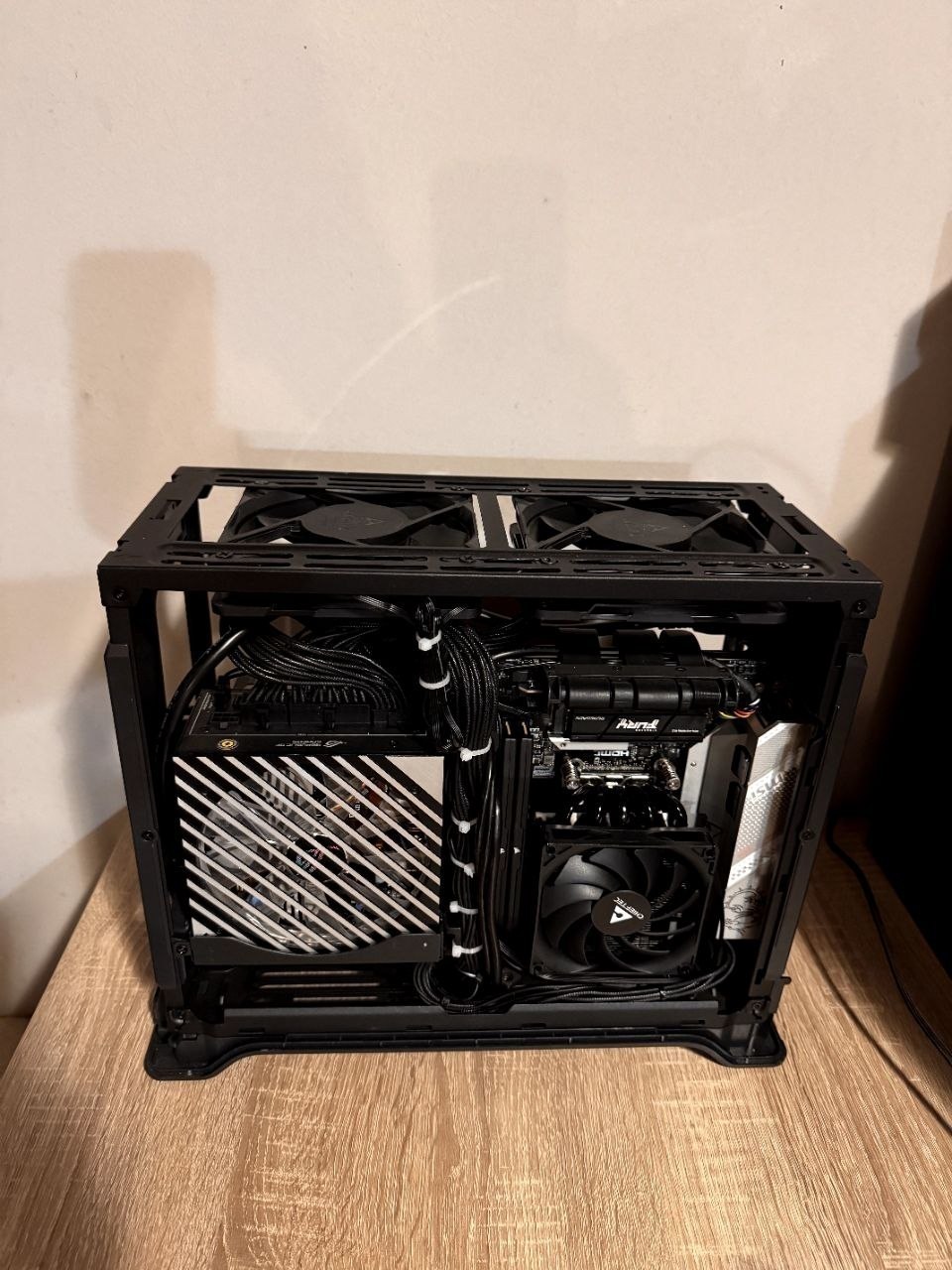 Фото 2: Продаётся топовая mini-itx сборка ПК: процессор AMD Ryzen 7 7800X3D, материнская плата…