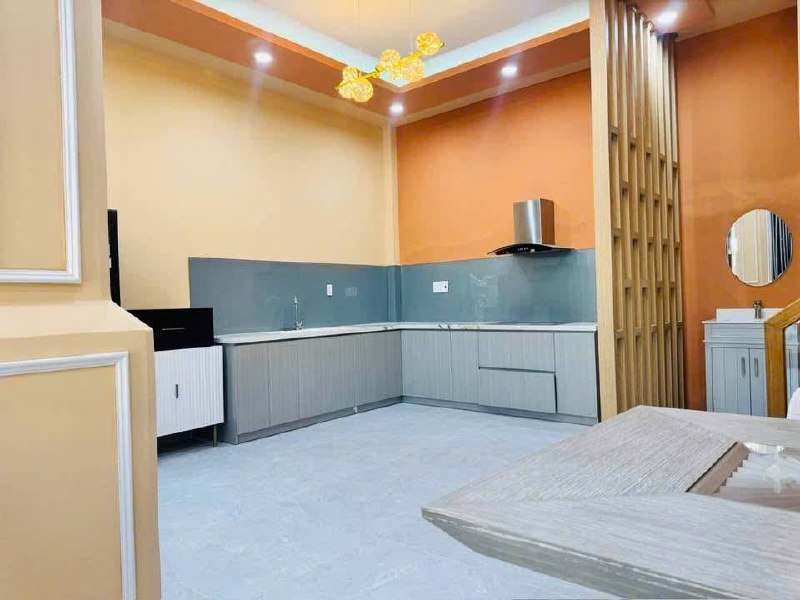 Трёхэтажный дом с 5 спальнями и комнатой для алтаря, полностью меблирован, площадь 300…