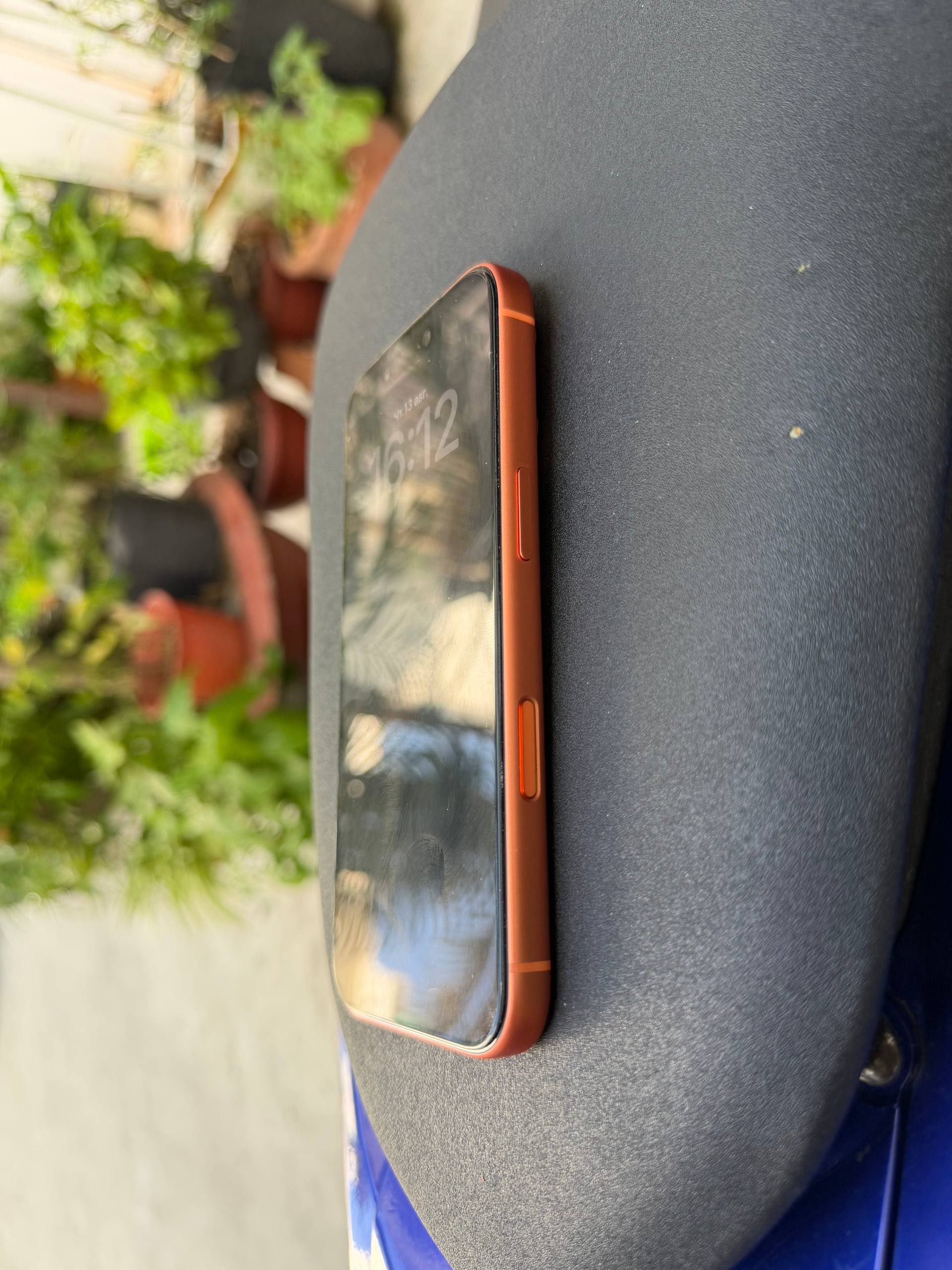 Продаю iPhone 17 Pro в отличном состоянии, использовался аккуратно в чехле с защитным…