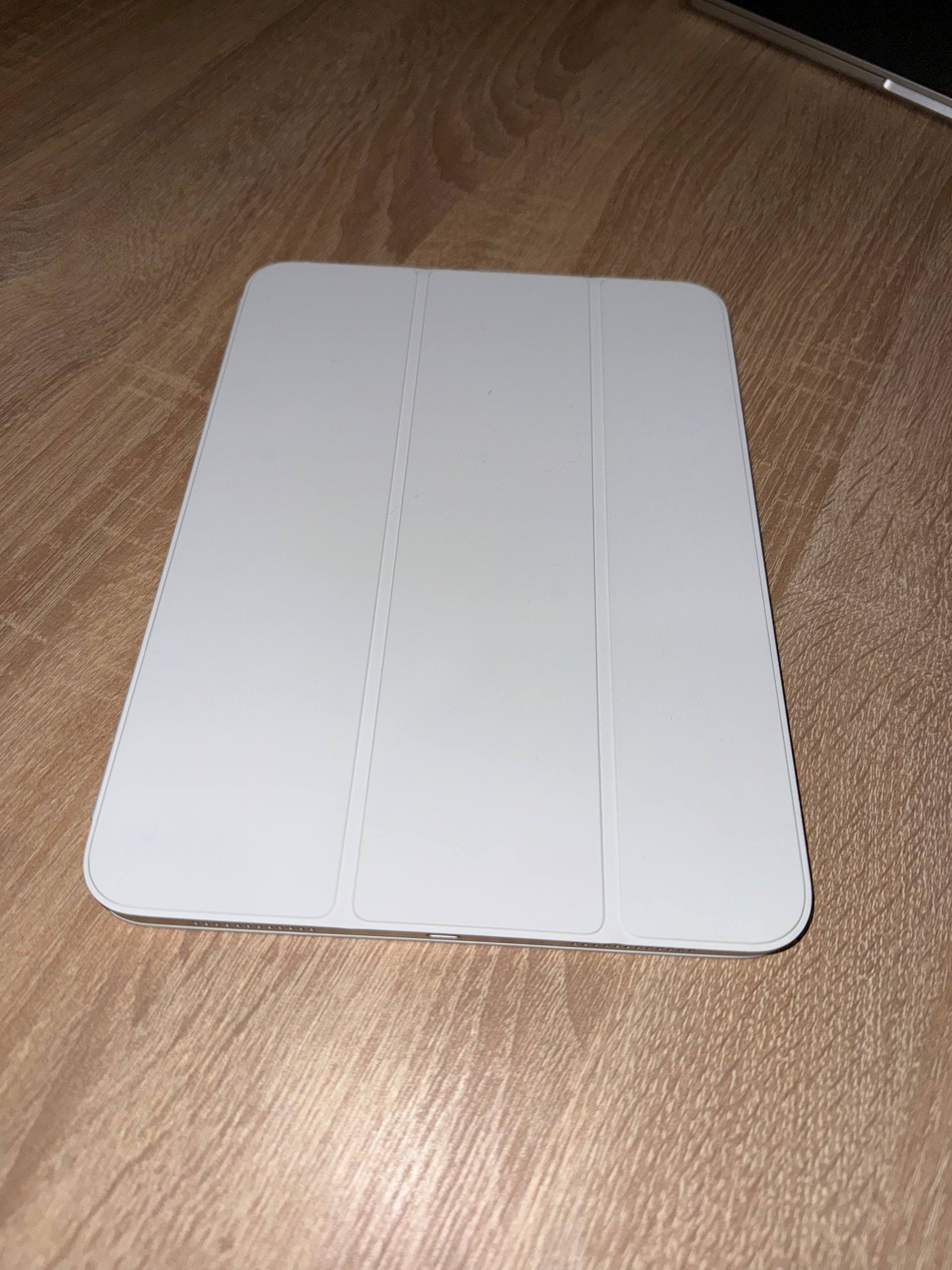 Фото 3: Продаётся iPad 10 (серебристый) в отличном состоянии