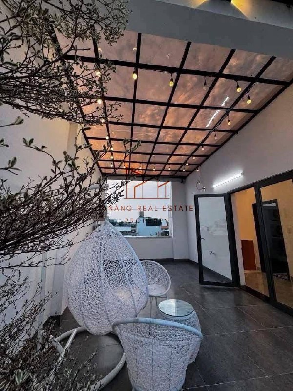 Сдаётся дом 3 этажа, 3 спальни, 4 санузла, площадь 65 м²