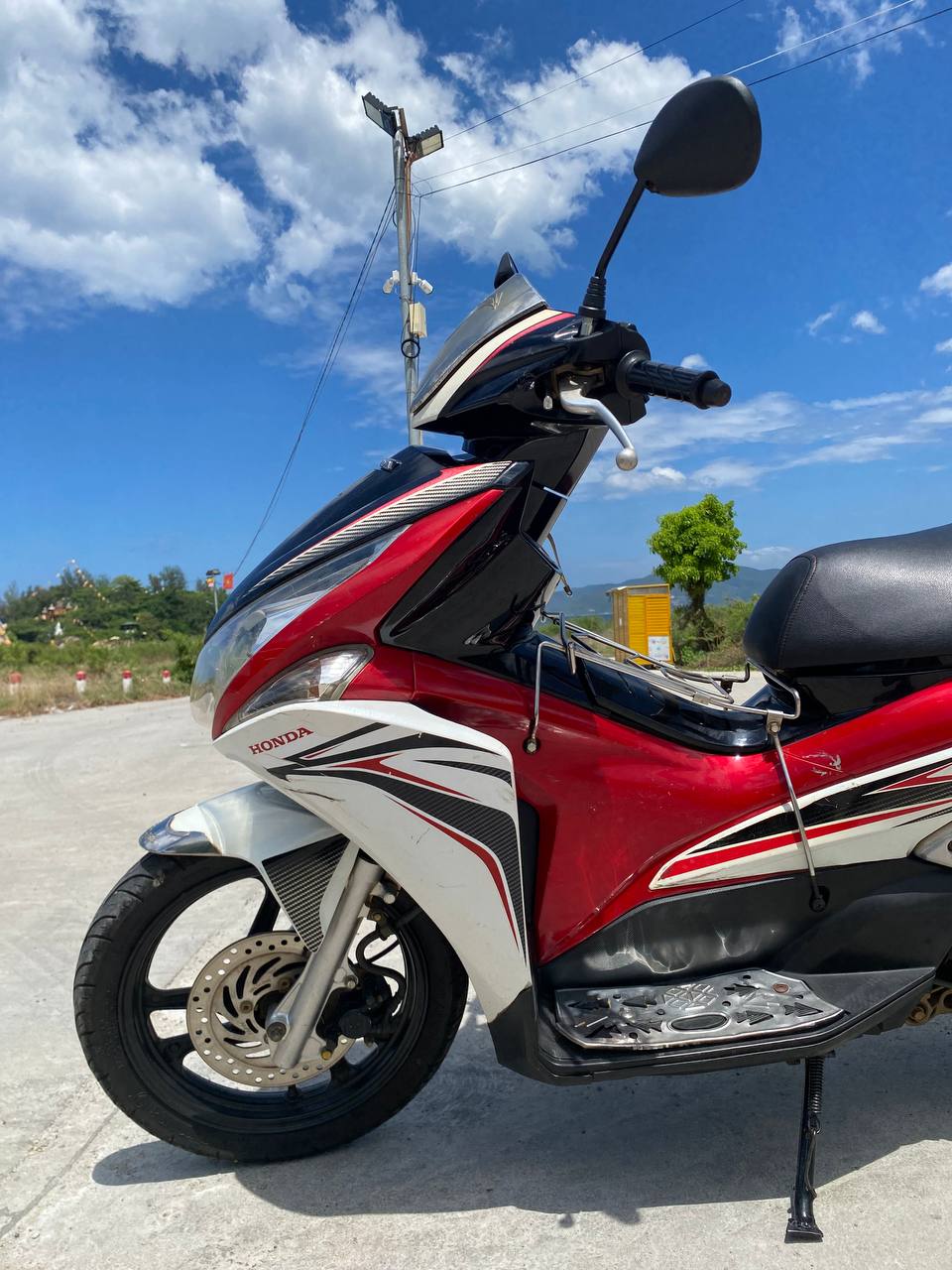 Фото 2: Продается Honda Air Blade 2012 в хорошем состоянии, документы в порядке.