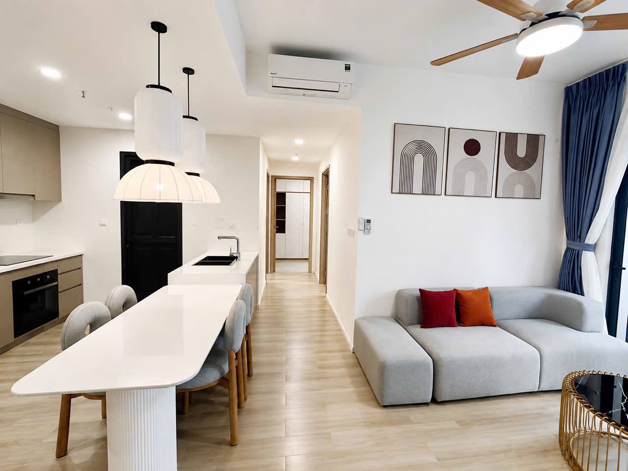 Фото 2: Сдаётся двухкомнатная квартира с полной мебелью в Vinhomes Grand…