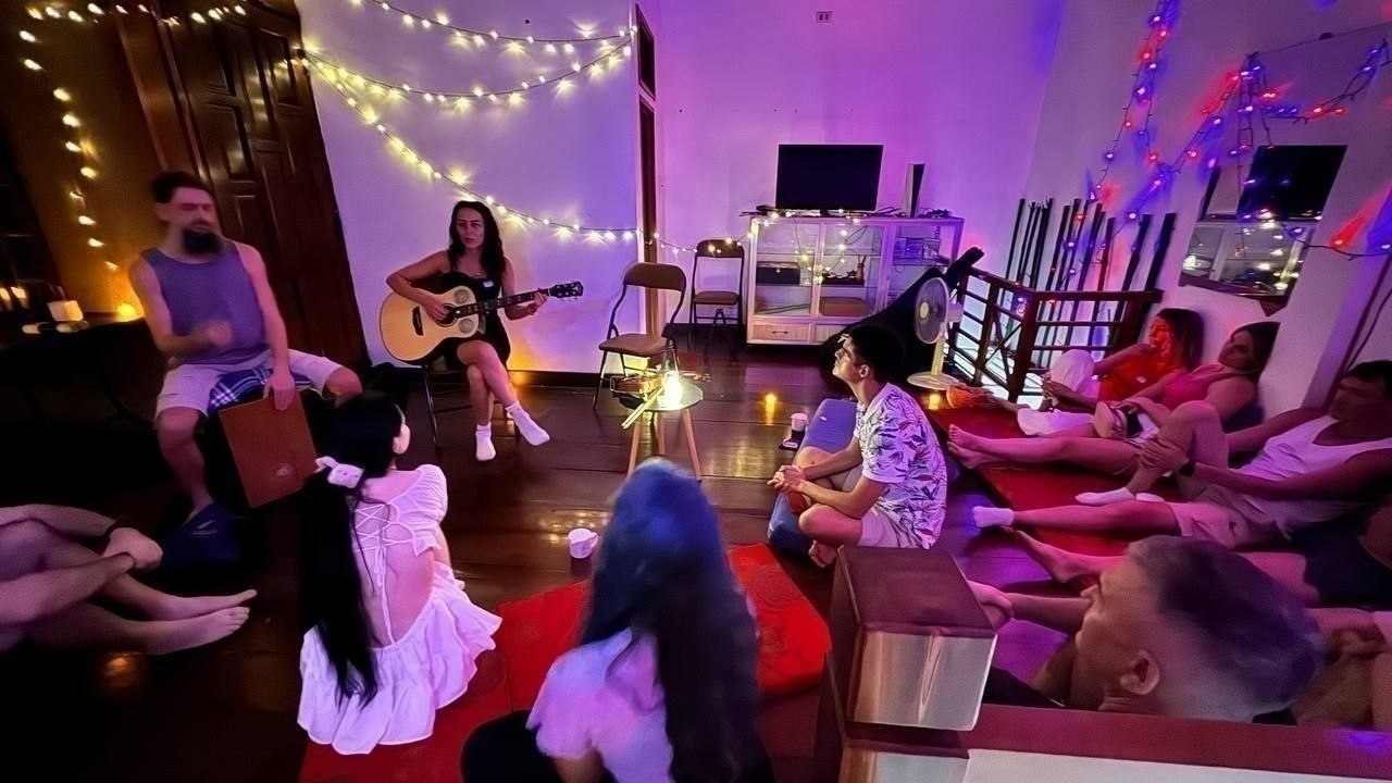 Фото 2: Приглашаем на уютный гитарник в NEVERLAND Adventure club