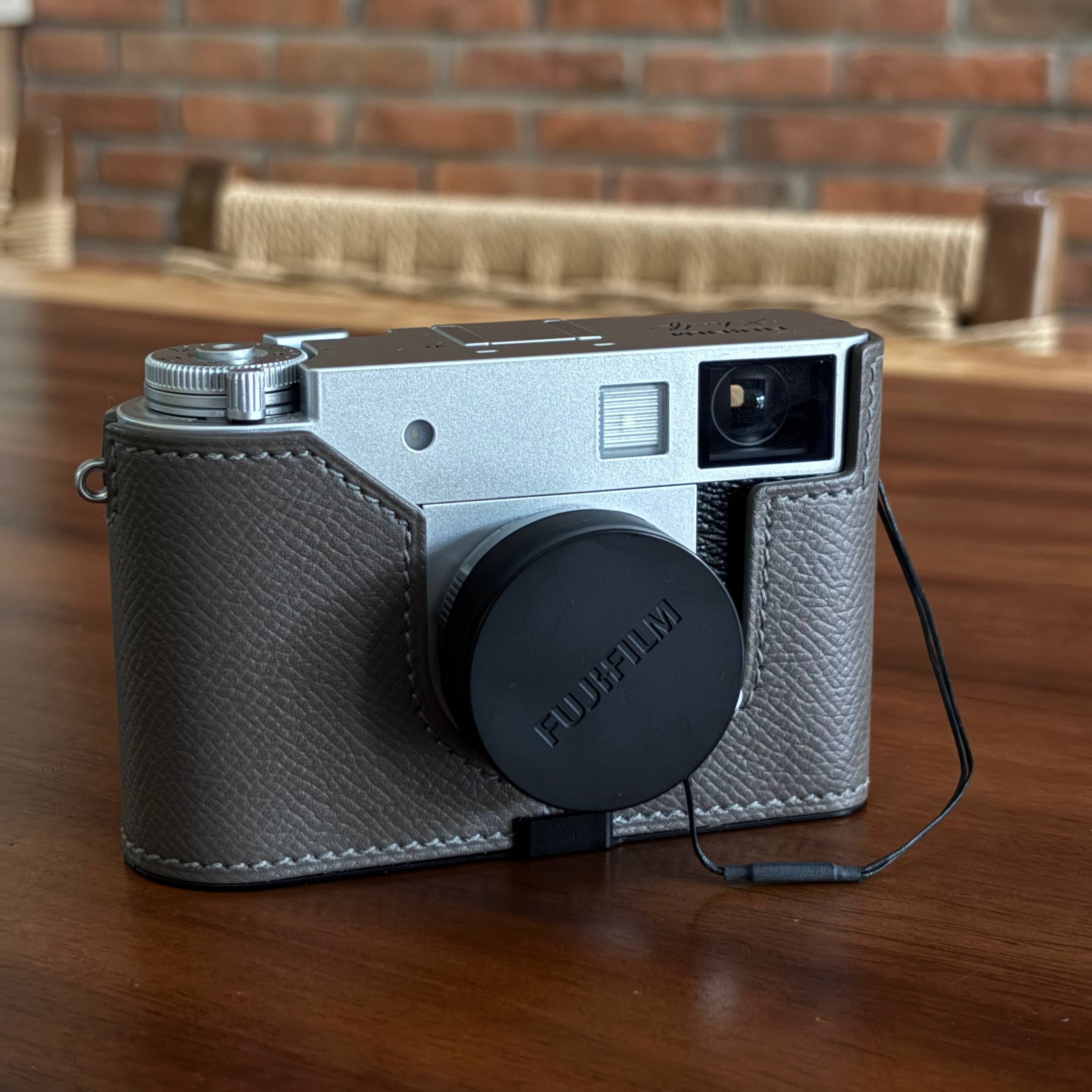 Продается почти новая камера Fujifilm X Half, подаренная год назад и использовавшаяся…